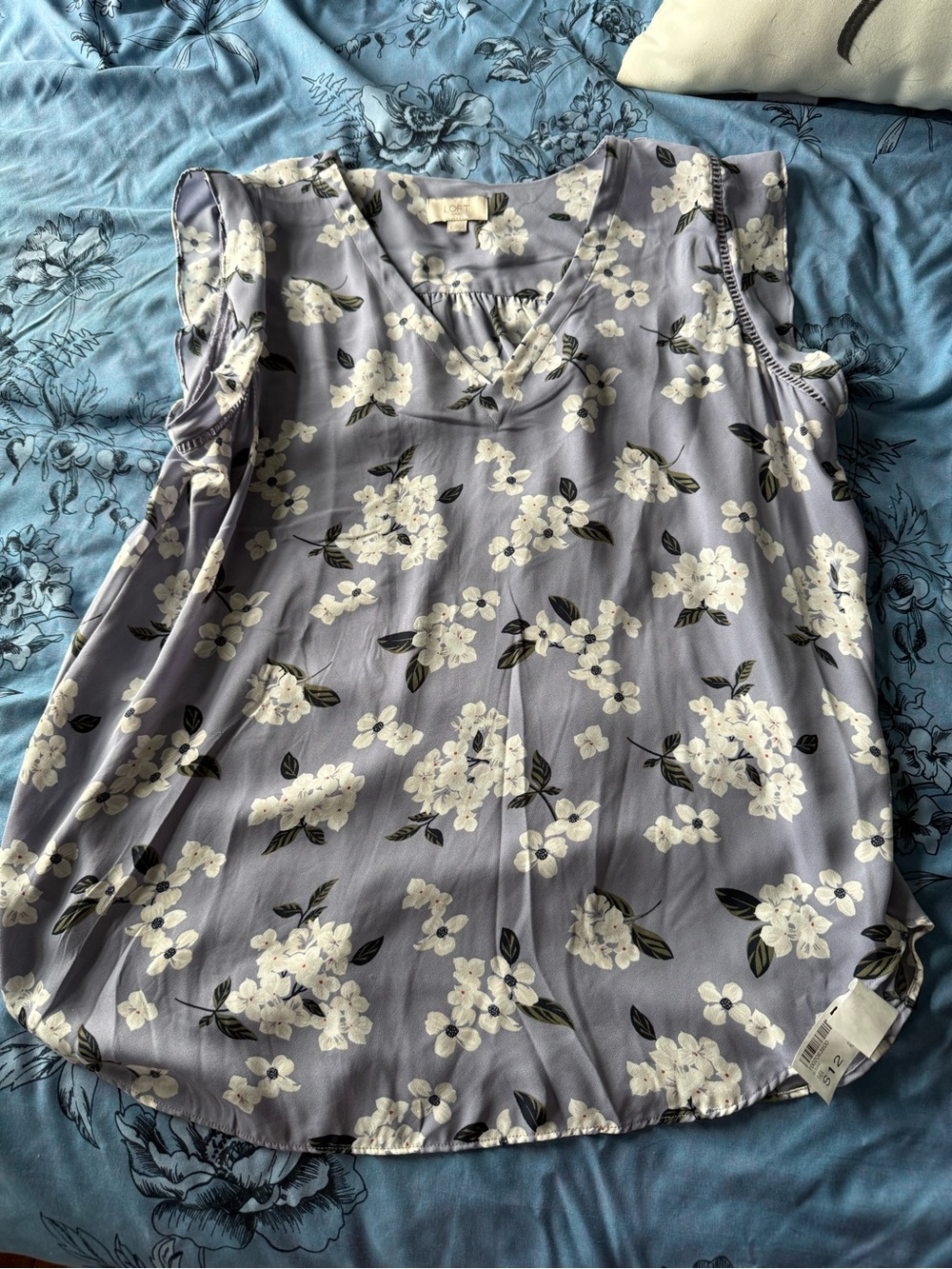 Loft Women's Lavender Floral Ruffle Sleeve V-Neck Top